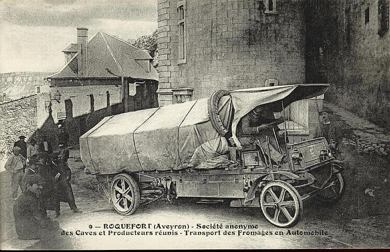 9 - ROQUEFORT (AVEYRON) - SOCIETE ANONYME / DES CAVES ET PRODUCTEURS REUNIS - TRANSPORT DES FROMAGES EN AUTOMOBILE