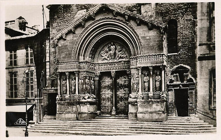 ARLES - CATHEDRALE ST TROPHIME. - LE PORTAIL