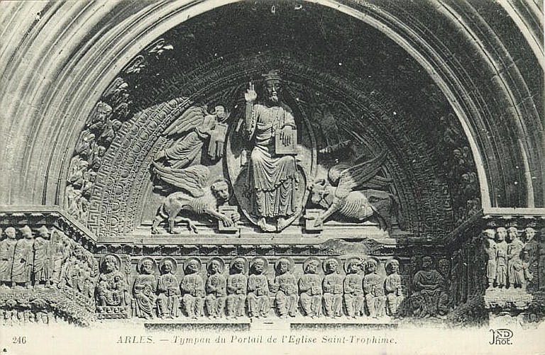 246 ARLES - TYMPAN DU PORTAIL DE L'EGLISE SAINT TROPHIME