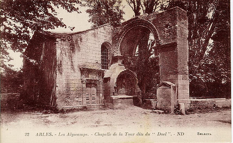 22 ARLES - LES ALYSCAMPS. CHAPELLE DE LA TOUR DITE DU 'DUEL'