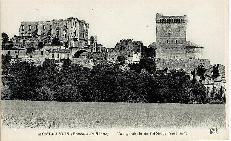 6 MONTMAJOUR - VUE GENERALE DE L'ABBAYE (COTE SUD)