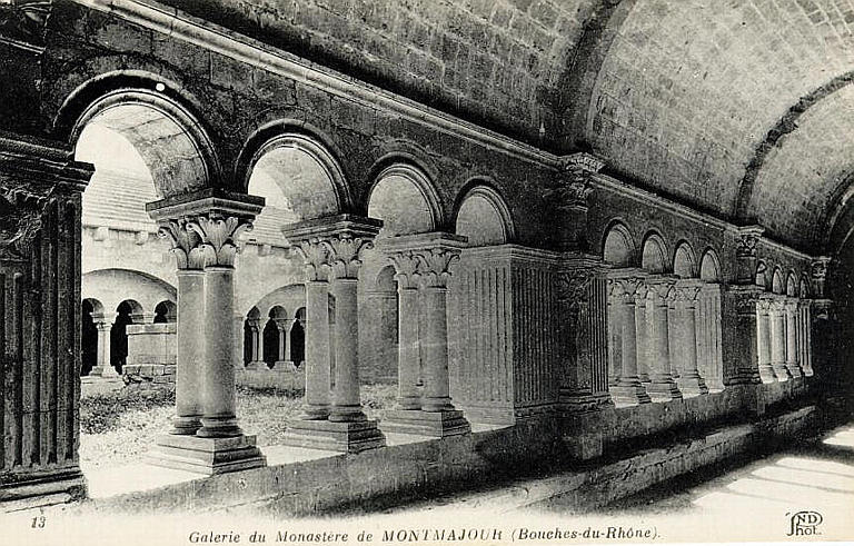 13 MONTMAJOUR - GALERIE DU MONASTERE DE MONTMAJOUR
