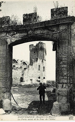 9 MONTMAJOUR - LA PORTE OUEST ET LA TOUR DE L'ABBE