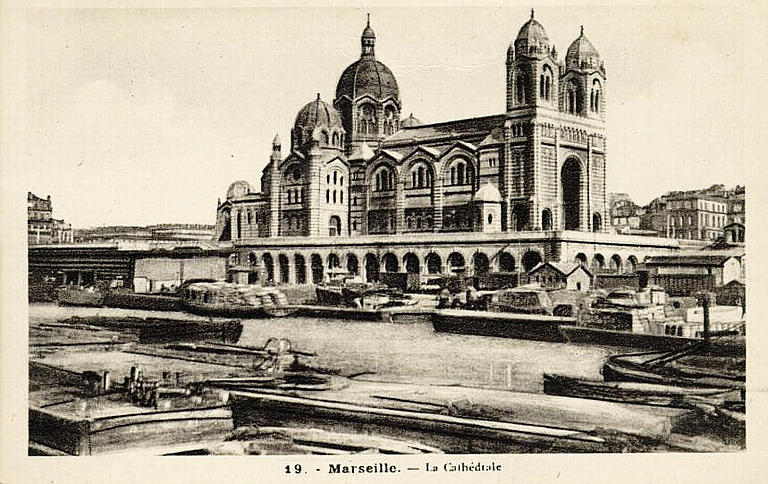 19 MARSEILLE - LA CATHEDRALE