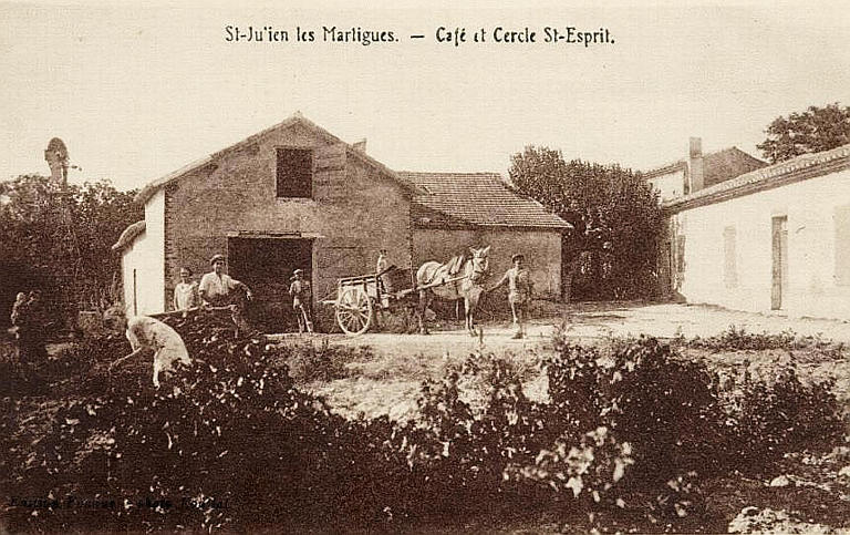 ST-JULIEN LES MARTIGUES - CAFE ET CERCLE ST-ESPRIT
