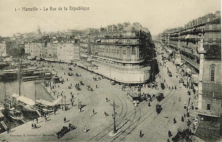 1 MARSEILLE - LA RUE DE LA REPUBLIQUE