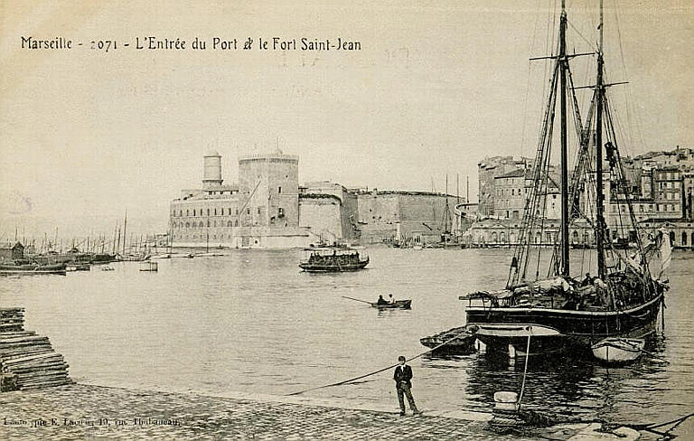 2071 MARSEILLE - L'ENTREE DU PORT ET LE FORT SAINT-JEAN