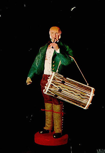 LES SANTONS PROVENCAUX / de PUCINELLI - MEINNIER / 13.700 / 3 'lou tambourinaire (XVIIIe s.)' / Le tambourinaire du XVIIIe s.