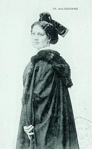 718 ARLESIENNE