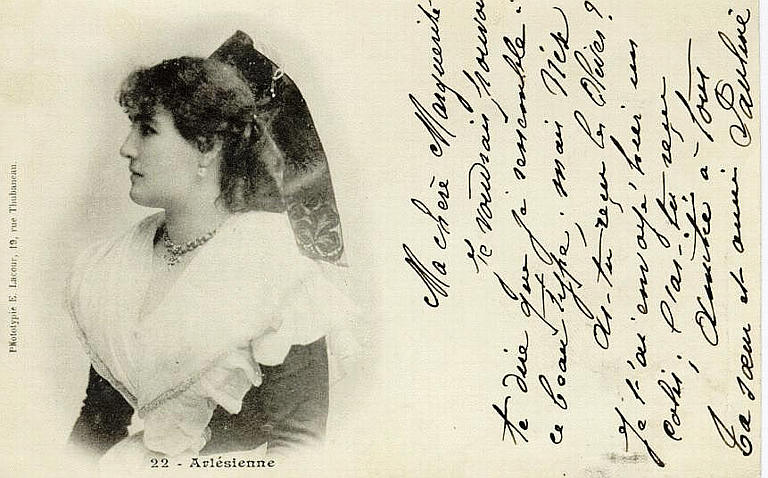 22 ARLESIENNE