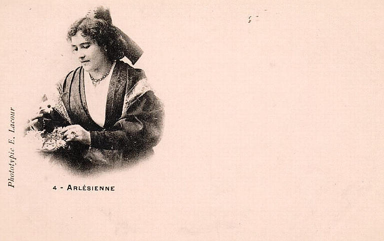 4 ARLESIENNE