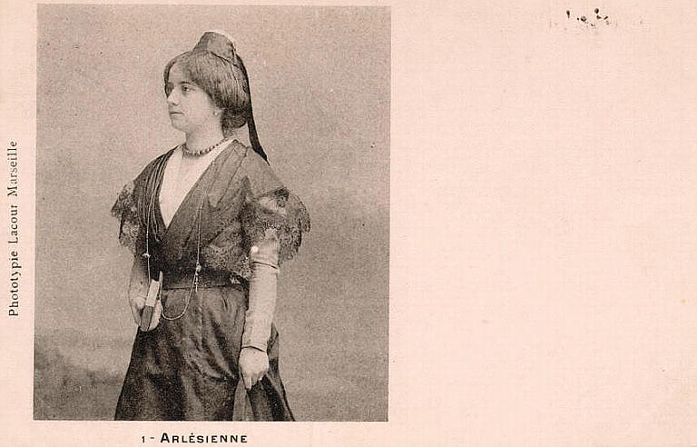 1 ARLESIENNE