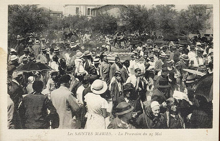 LES SAINTES-MARIES - LA PROCESSION DU 25 MAI