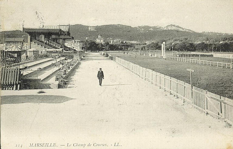 114 MARSEILLE - LE CHAMP DE COURSES
