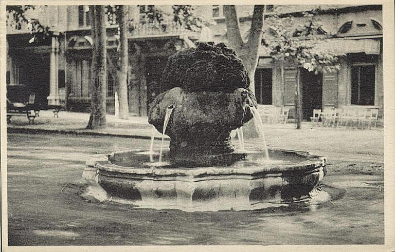Aix-en-Provence / Fontaine d'Eau Chaude