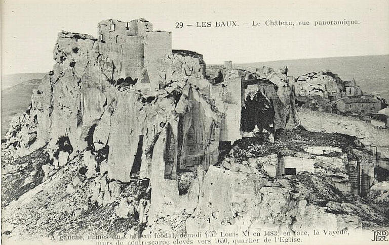 29 - LES BAUX. - Le Château, vue panoramique