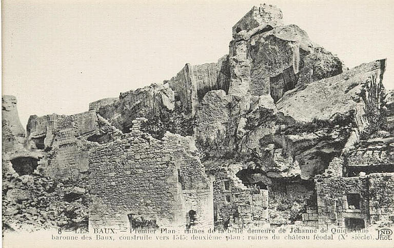 8 - LES BAUX. - Premier plan [...] (Xe siècle)