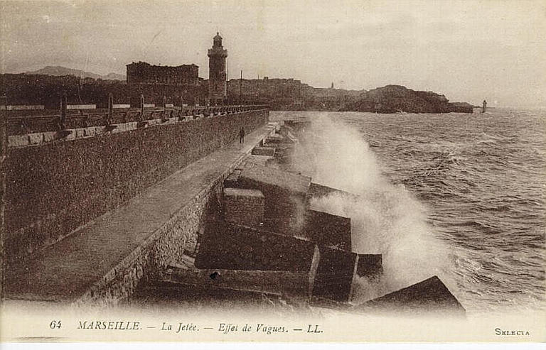 64 MARSEILLE. - La Jetée. - Effet de Vagues