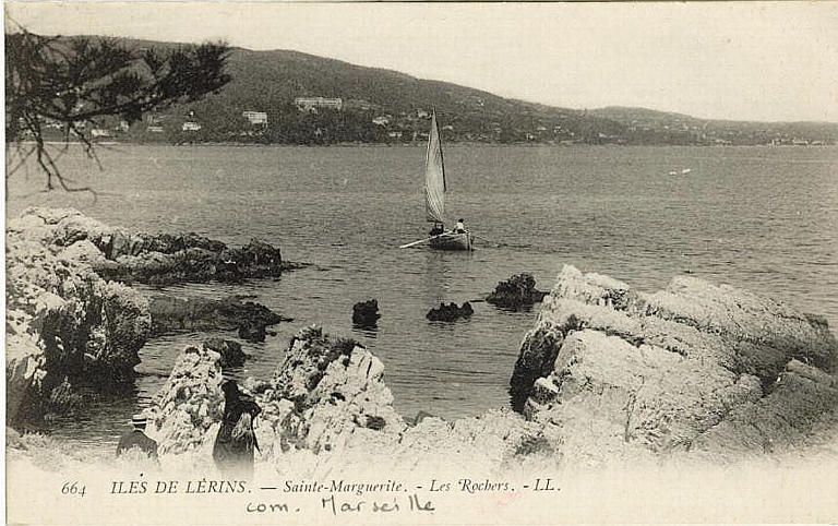 664 ILES DE LERINS. - Sainte-Marguerite. - Les Rochers