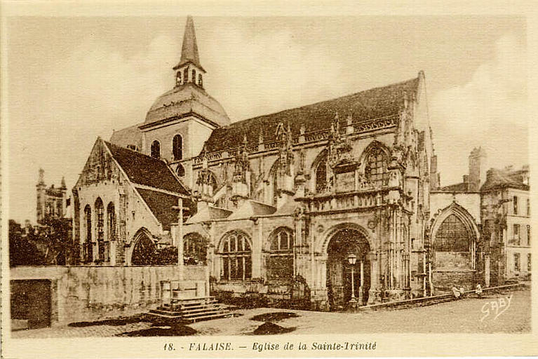 18 FALAISE - EGLISE DE LA SAINTE-TRINITE