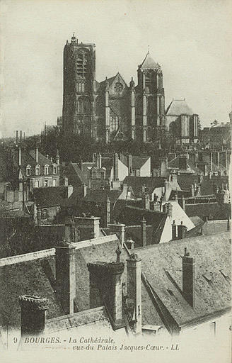 9 BOURGES - LA CATHEDRALE, VUE DU PALAIS JACQUES-COEUR