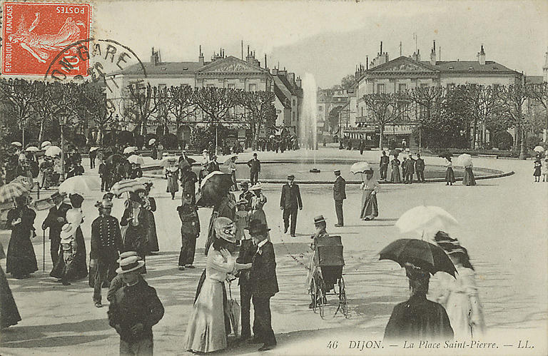 46 DIJON. - LA PLACE SAINT-PIERRE