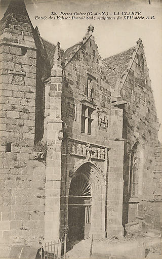 LA CLARTE. ENTREE DE L'EGLISE. SUD. SCULPTURES XVIe S