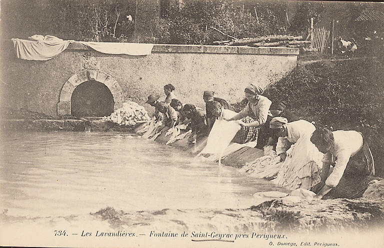 734. - LES LAVANDIERES - FONTAINE DE SAINT-GEYRAC PRES PERIGUEUX