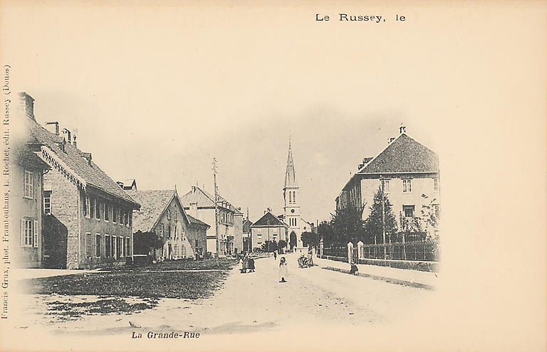 LE RUSSEY - LA GRANDE-RUE