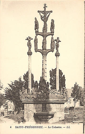 4 SAINT-THEGONNEC - LE CALVAIRE