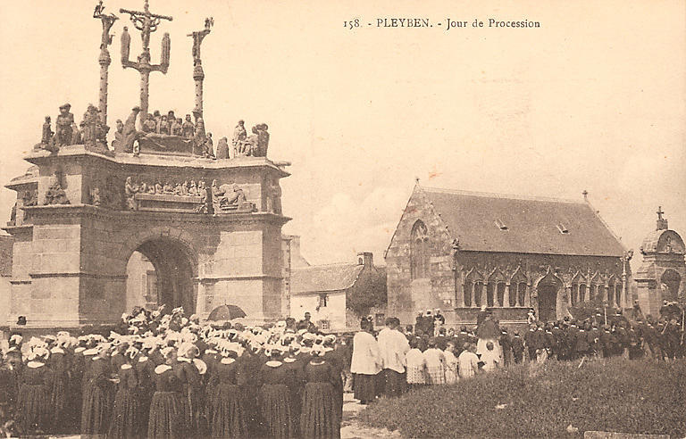 158. - PLEYBEN. - JOUR DE PROCESSION