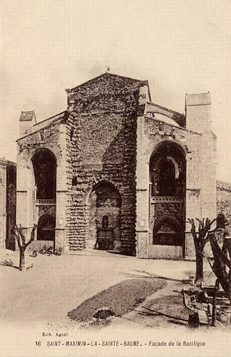 16 Saint-Maximin la Sainte-Baume : Façade de la Basilique