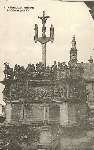 37 GUIMILIAU (FINISTERE) - LE CALVAIRE (COTE EST)
