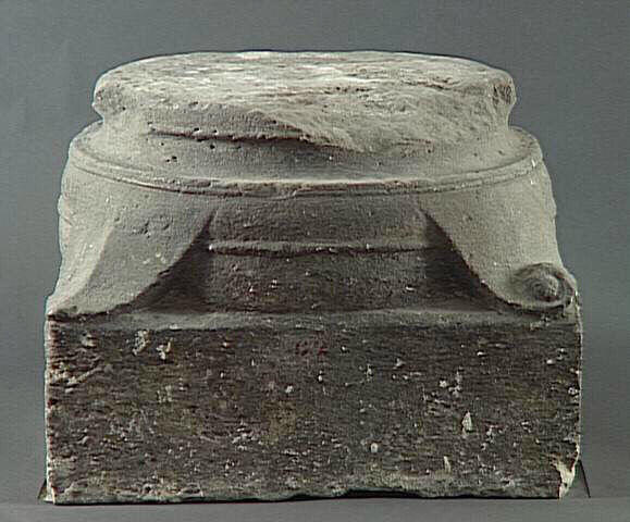 Base de colonne avec socle