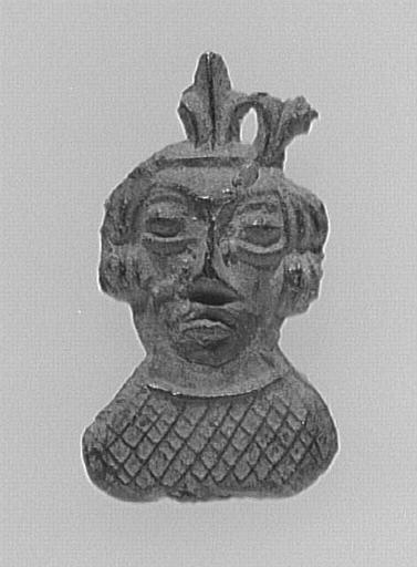 FRAGMENT D'ENSEIGNE DE PELERINAGE : TETE D'HOMME COURONNEE
