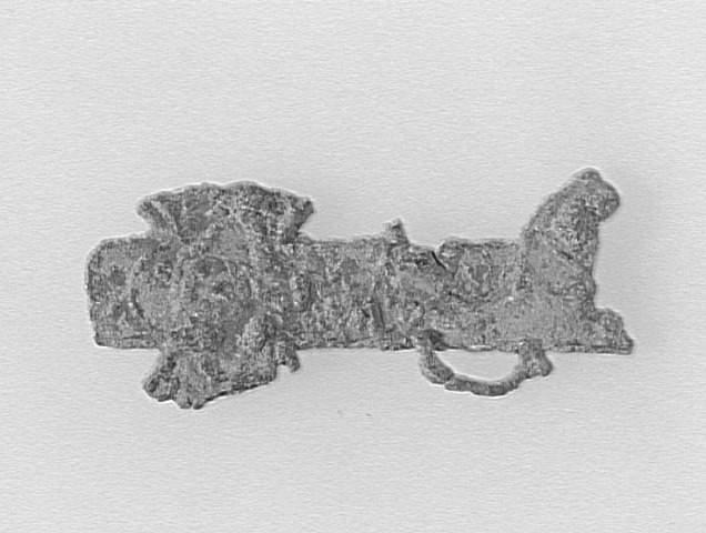 FRAGMENT D'ENSEIGNE DE PÈLERINAGE : CROIX