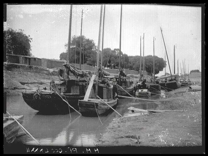 [Hebei]. Sur le grand canal dans la province de Tche-li [Zhili]