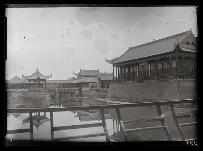 [Henan]. K'ai-fong fou [Kaifengfu], le temple funéraire des deux Tseng [Zeng]