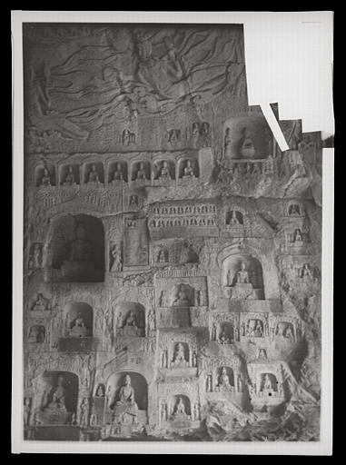 [Henan]. Long-men [Longmen], grotte M, paroi du nord (à gauche du n°321)