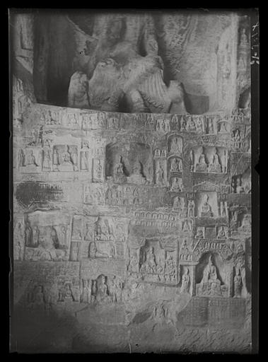 [Henan]. Long-men [Longmen], grotte X, Lao kiun tong [Laojundong], paroi du sud, partie basse I