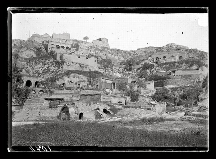 [Shanxi]. Au bas du Han heou ling [Hanhouling]
