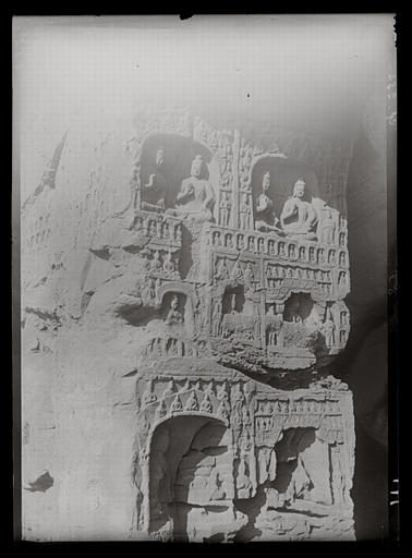 [Shanxi]. Yun-kang [Yungang], grotte n°14, face occidentale de l'embrasure de l'entrée
