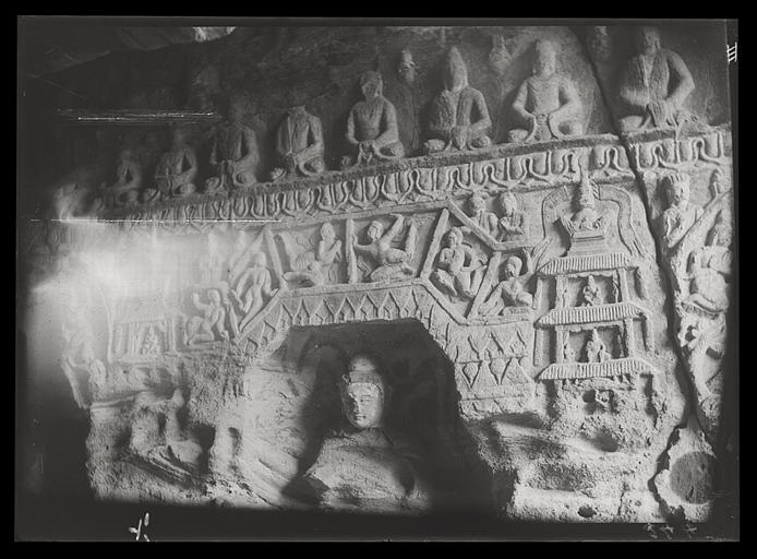 [Shanxi]. Yun-kang [Yungang], paroi occidentale de la dernière des grottes situées à l'est du temple