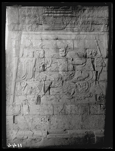 [Beijing]. Porte de Kiu-yong kouan [Juyongguan], Si fang kouang mou t'ien wang [Xifang guangmu tianwang], devarâja de l'Ouest, (partie sud de la paroi occidentale)