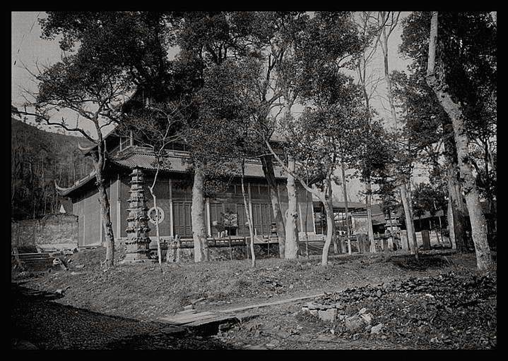 [Zhejiang] Tchö-kiang. Hang-tcheou [Hangzhou], Ling-yin sseu [Lingyinsi]