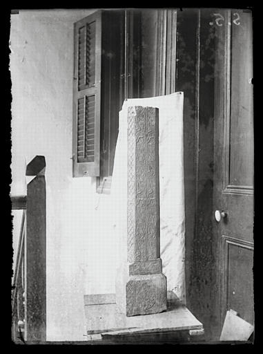 Hubei. Fragment de pilier photographié à Hankou