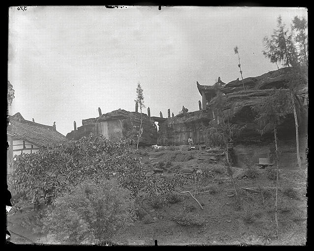 [Sichuan]. Wei tch'eng yi [Weichengyi], maison de pierre [shitangguan]
