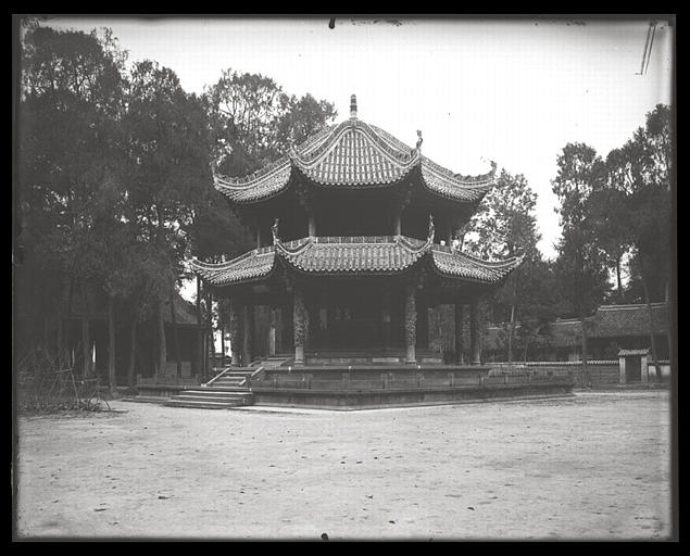 [Sichuan]. Tch'eng-tou [Chengdu], Ts'ing-yang kong [Qingyanggong], kiosque