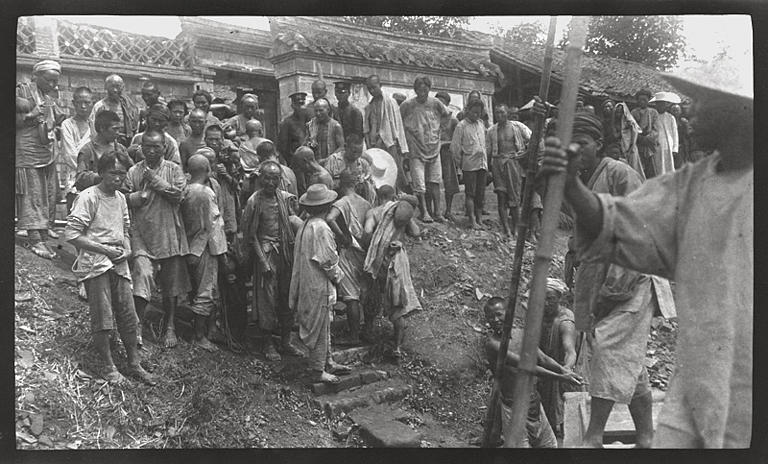 [Sichuan]. Tch'eng-tou [Chengdu], le départ