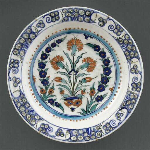 Plat au bouquet jaillissant